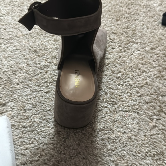 Nine West gray peep toe heels size 10 in women’s - Picture 5 of 6